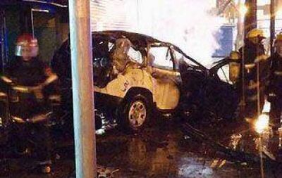 Persecuci�n, choque y tiroteo en pleno centro de Avellaneda