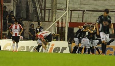 Instituto volvi� a ser una sombra y perdi� ante Nueva Chicago en Alta C�rdoba