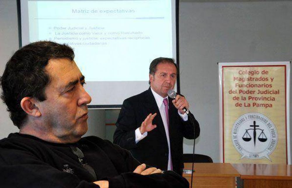 Autocr�tica y contradicci�n en el Poder Judicial