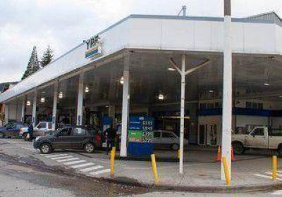 Concejales piden que bajen un 50% los combustibles 