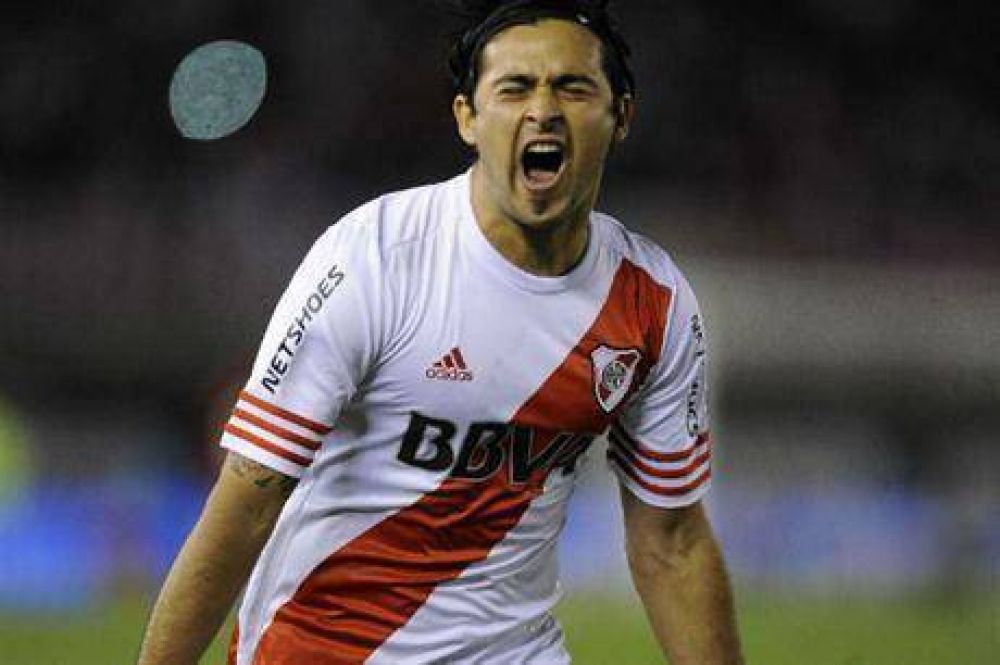 Con otra actuaci�n sobresaliente, River gole� a Independiente y sigue puntero e invicto