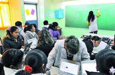 Dos docentes suspendidos por supuestos abusos