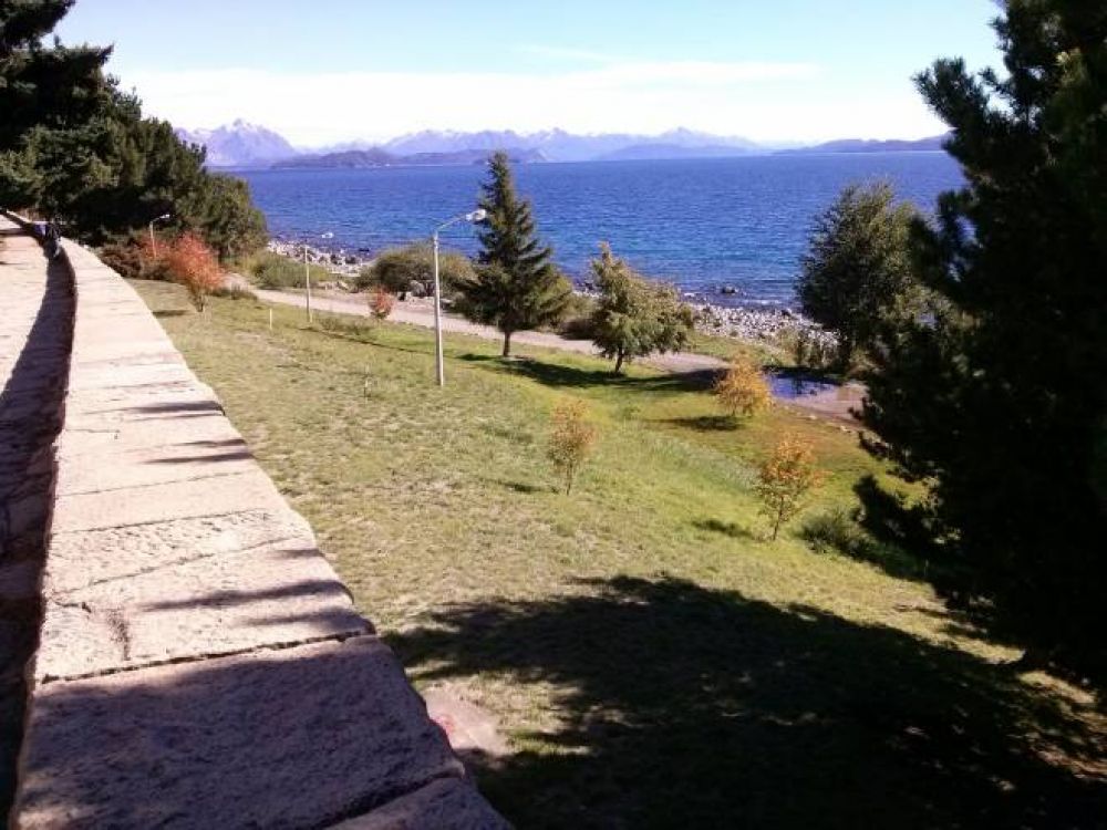 Un turista fue brutalmente golpeado en la costanera