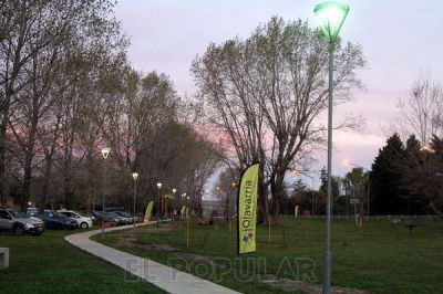 El parque Aoma ya tiene luces propias