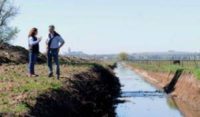 Plan de Obras Hidr�ulicas: Avanza la construcci�n de un nuevo canal 