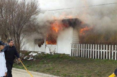 Una vivienda fue arrasada por un incendio
