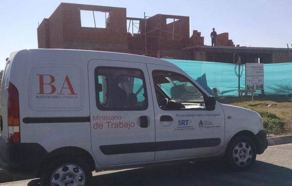 El ministerio de Trabajo suspendi� 28 obras en construcci�n en Pilar