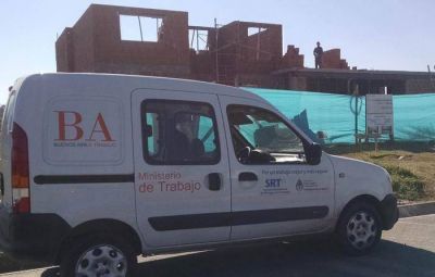 El ministerio de Trabajo suspendi� 28 obras en construcci�n en Pilar
