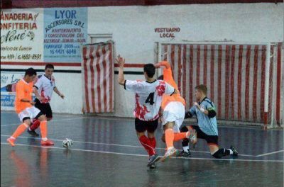 Scioli se fractur� la clav�cula durante un partido de futsal