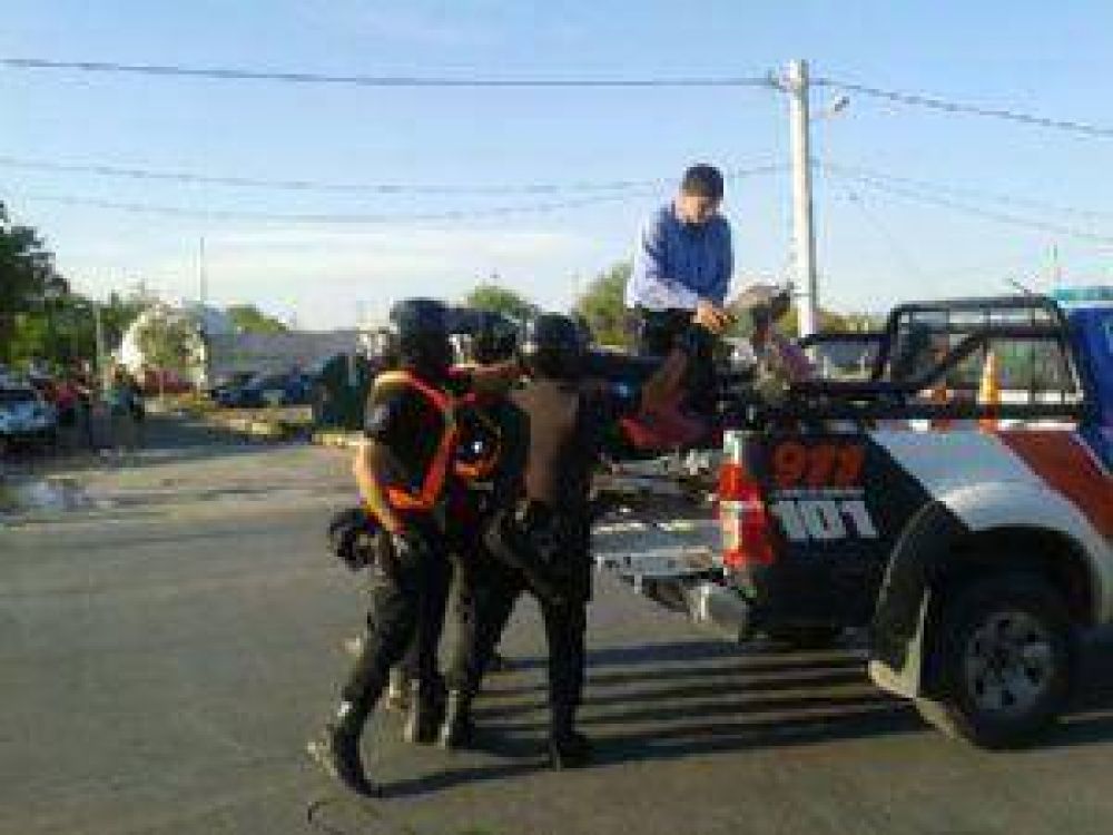 Persecuci�n en el barrio Alem con dos polic�as heridos