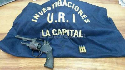 Capturan a dos delincuentes acusados de participar de un robo y tirotearse con la polic�a
