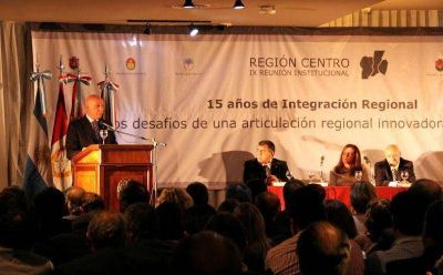 Antonio Bonfatti participar� en C�rdoba de la 10� Reuni�n Institucional de la Regi�n Centro