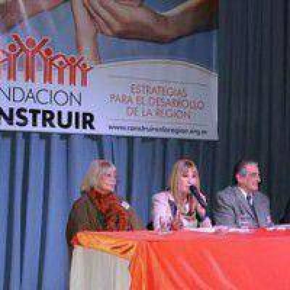 Ada Ayala presentar el Plan Construir en General San Martn