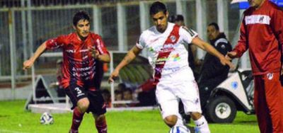 Guaran� empat� 1 a 1 con Douglas Haig y sac� su primer punto de visitante
