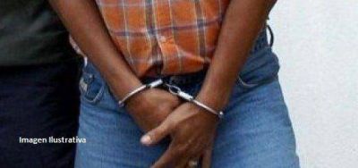 Discuti� con su pareja, la roci� con combustible y termin� detenido