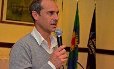 Santiago Aparicio: �Son miserables porque se aprovechan de la necesidad de la gente�
