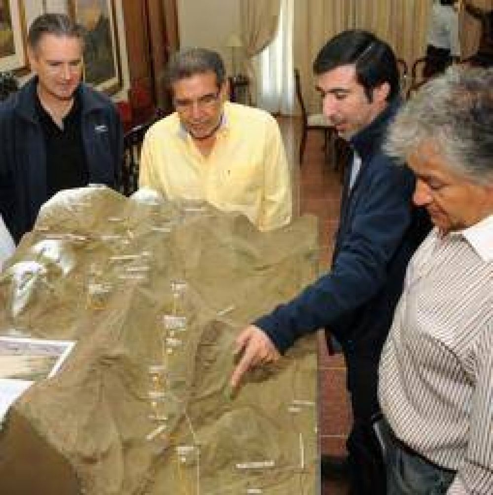 Naci�n confirm� que financiar� mega obra h�drica en territorio riojano