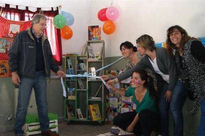 Inauguraron sal�n de lectura en el CIC