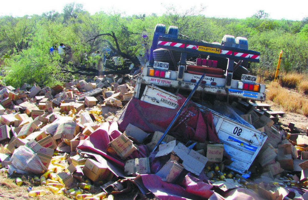 Dos personas fallecieron en un choque frontal en la Ruta 38