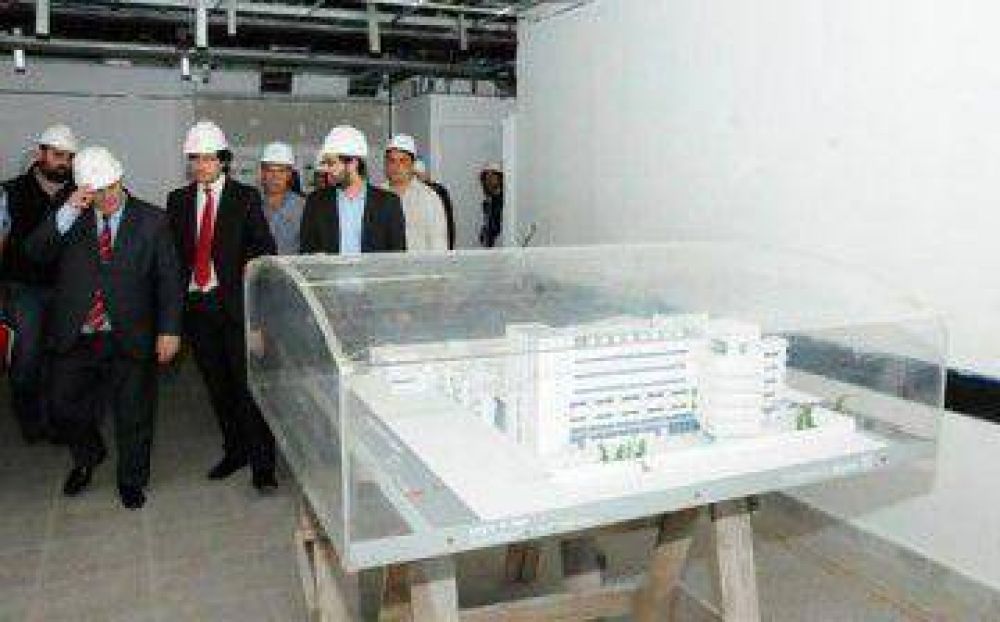 Collia present� los adelantos del Hospital Municipal de Mor�n	