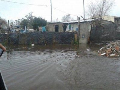 Diagraman un plan de trabajo en barrios afectados por las inundaciones 