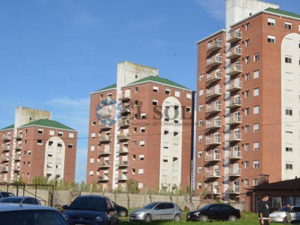 Ocuparon torres en Ezpeleta