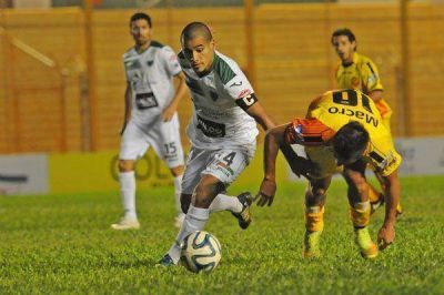 Sarmiento realiz� un buen partido e igual� en la visita a Crucero del Norte