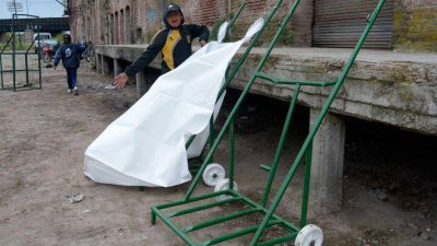 Entregaron los carros nuevos para los cartoneros: 