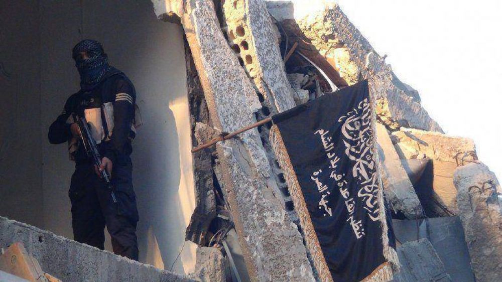 Acorralada por ISIS, Siria respalda 