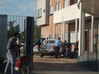 Muerte en Tres Isletas: declararon cinco de los siete polic�as detenidos y el fiscal resolvi� que sigan imputados
