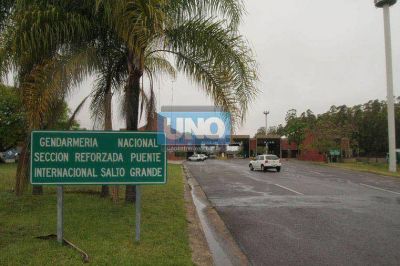 Trabajadores de Aduanas reclaman aumento y har�n paro