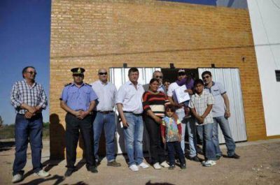 Emotiva entrega de viviendas rurales en Chorotis y Venado Grande por parte del Ipduv
