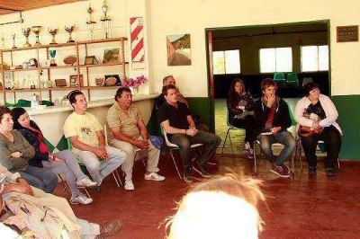 Campbell junto a vecinos de islas