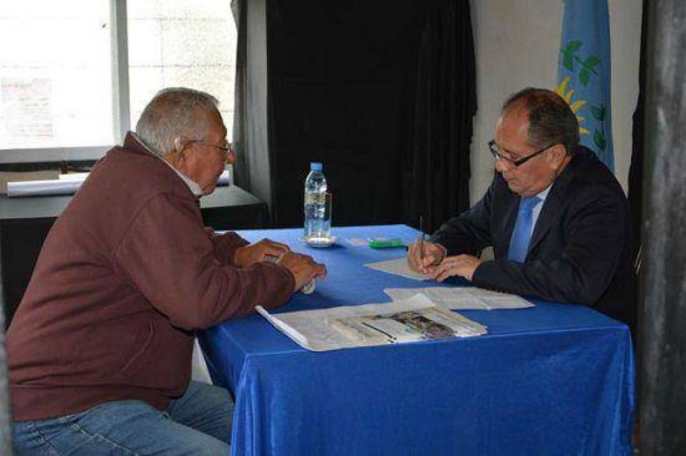 El Intendente en tu barrio: Descalzo recibi� a los vecinos de San Alberto