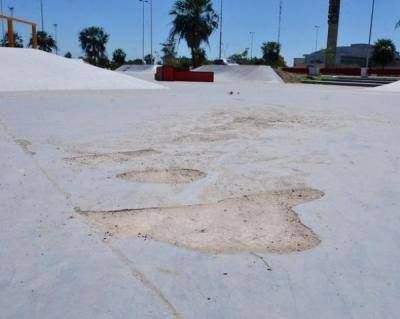 VERGUENZA: La pista de skate inaugurada con bombos y platillos el d�a que vino Lanata, se rompe y es un peligro para la Juventud