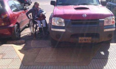 Una posade�a realiza campa�a en Change.org para que la Municipalidad solucione los accesos a las veredas