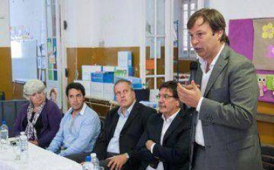 Cascallares y Sileoni entregaron aulas digitales a 38 escuelas de Almirante Brown	