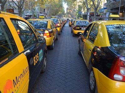 Aumenta la tarifa en los taxis y en dos meses habr� otro incremento