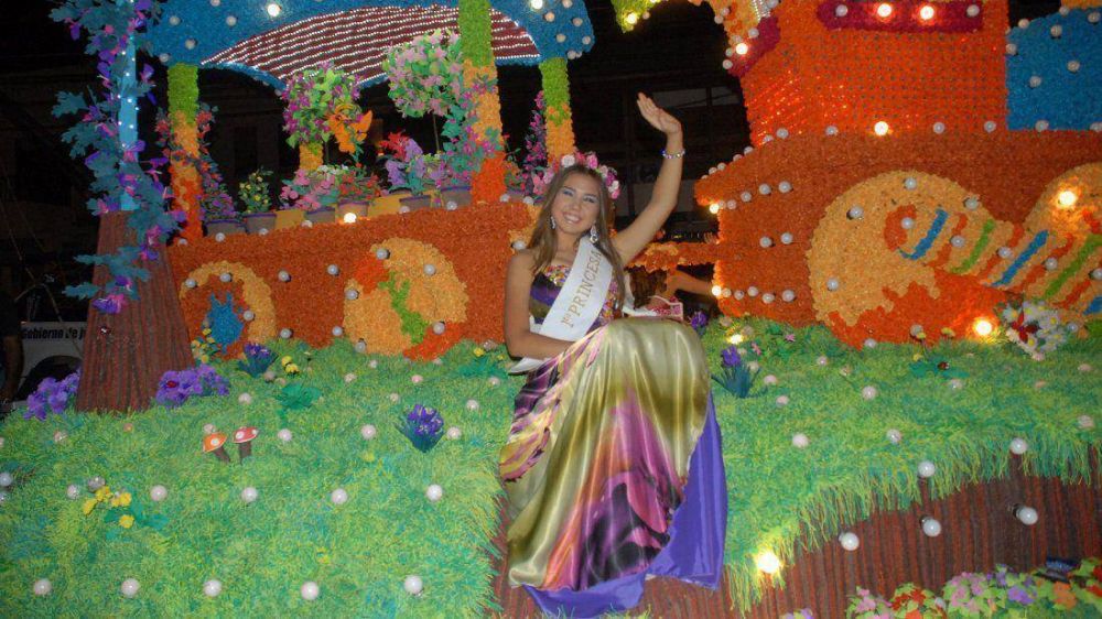 El primer desfile del Grupo B