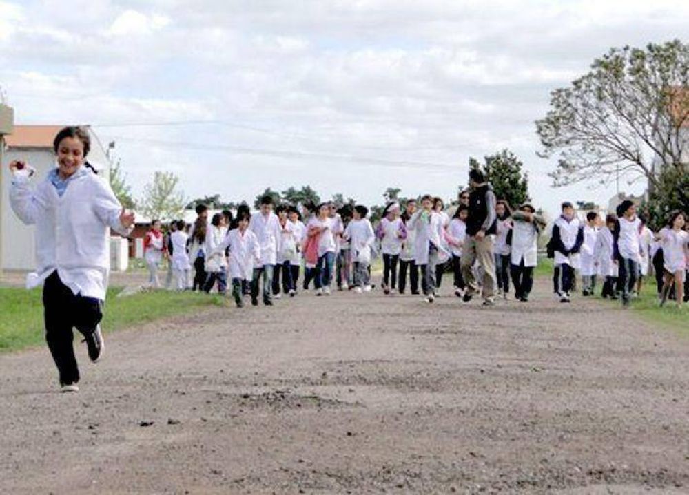 INVITA INTA Z�RATE: LAS ESCUELAS DE LA ZONA IR�N AL INTA