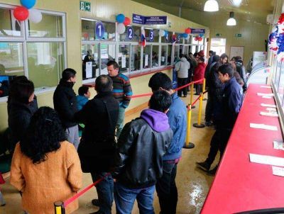 Pese al paro aduanero, m�s de 13 mil personas cruzaron por el Paso Samor�