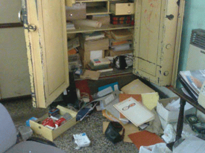 Roban agroqu�micos y da�an las oficinas de Huergo Cereales 