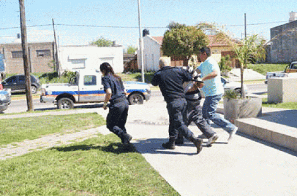 Jos� Lemme: 'Se amotinaron para pedir el traslado a las c�rceles' 