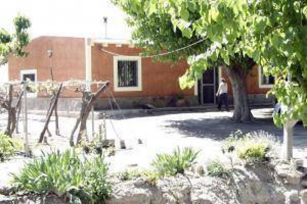 Simularon ser polic�as para robar $100.000 a una pareja