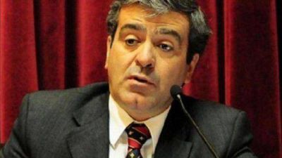 Para Cano la reelecci�n indefinida de legisladores es un �manotazo de ahogado�
