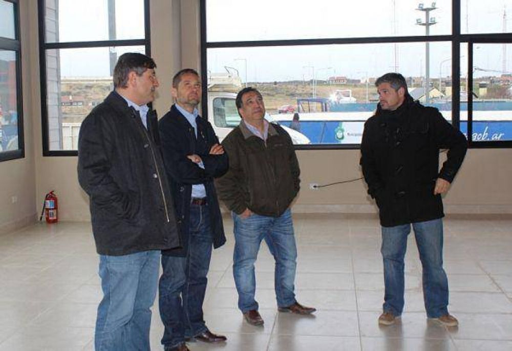 Sciurano recorri� el nuevo edificio de servicios de la pista de patinaje