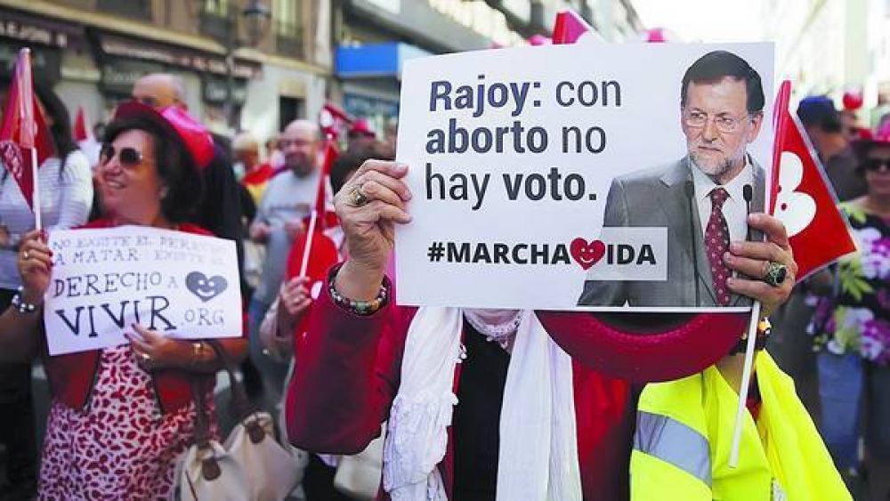 Rajoy retir� una pol�mica ley que volv�a a penalizar el aborto