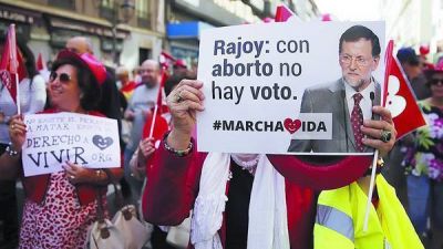 Rajoy retir� una pol�mica ley que volv�a a penalizar el aborto