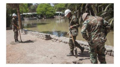 Por la suciedad desagotan el lago del parque San Mart�n 