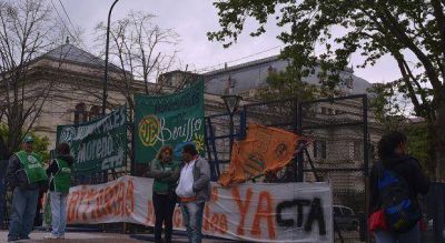 ATE ocup� Diputados con cr�ticas al proyecto de Municipales: �Viola todo tipo de ley�